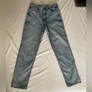 Abercrombie and Fitch High Rise Mom Jeans Acid Wash Size 26R
